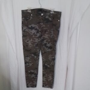 Fire Los Angeles Woody Camouflage Distressed Women's Pants Sz 15